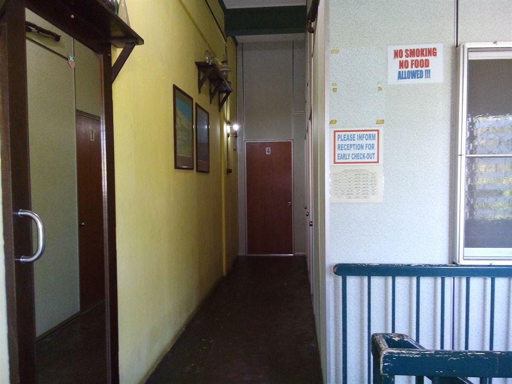 Discovery Cafe And Guesthouse Malacca Extérieur photo