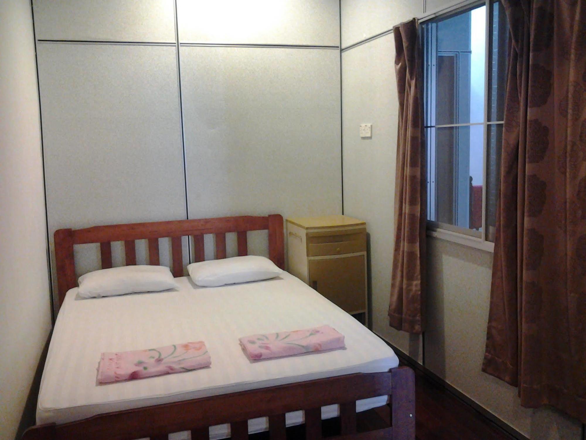 Discovery Cafe And Guesthouse Malacca Extérieur photo