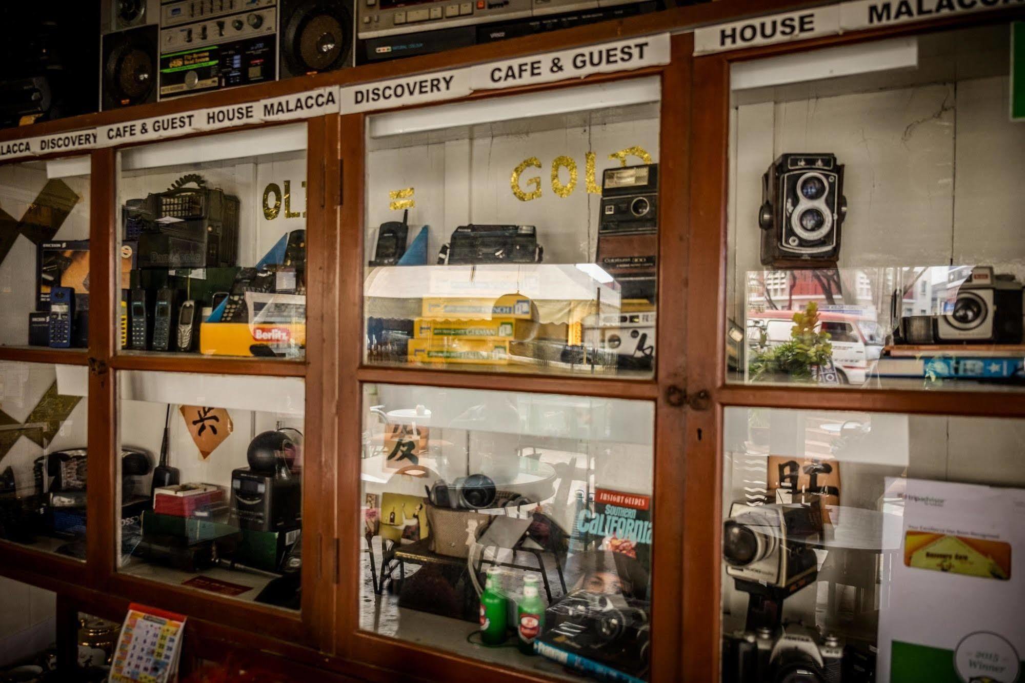 Discovery Cafe And Guesthouse Malacca Extérieur photo