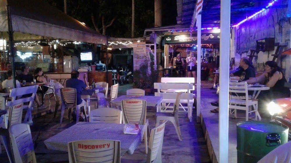 Discovery Cafe And Guesthouse Malacca Extérieur photo