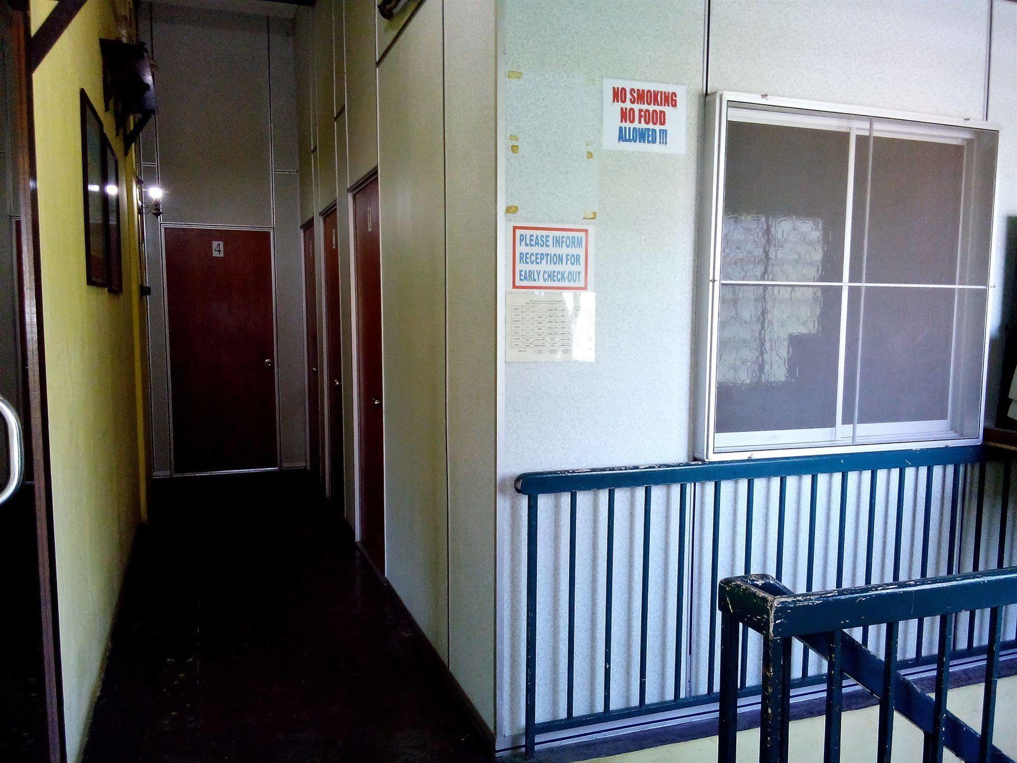 Discovery Cafe And Guesthouse Malacca Extérieur photo