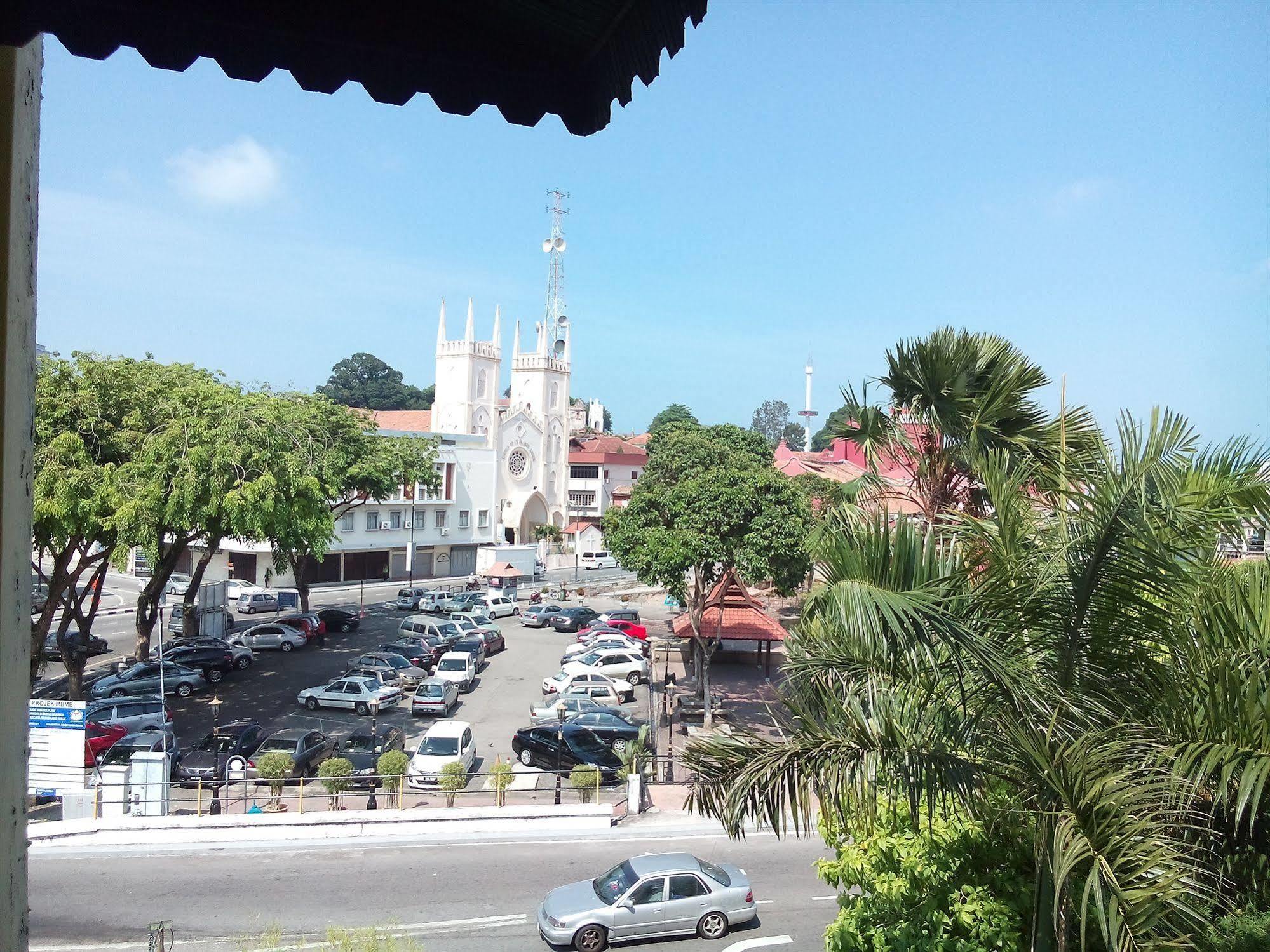 Discovery Cafe And Guesthouse Malacca Extérieur photo
