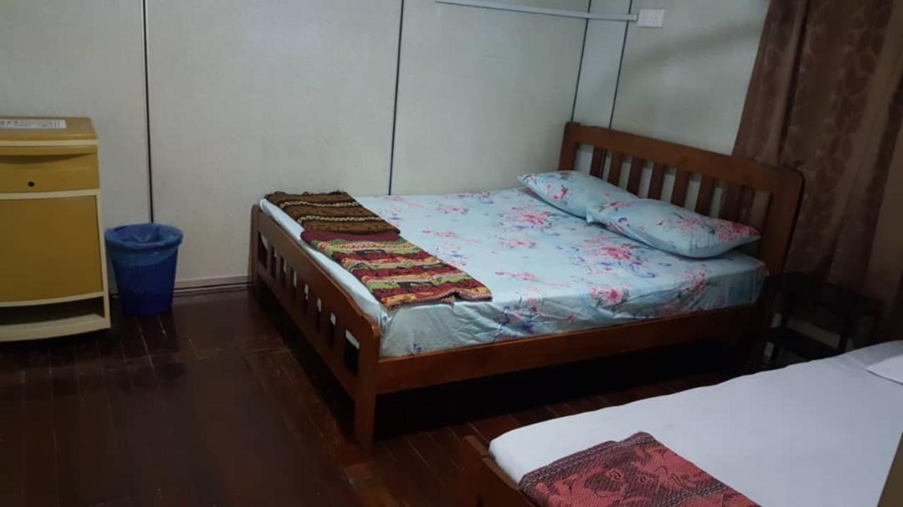 Discovery Cafe And Guesthouse Malacca Extérieur photo