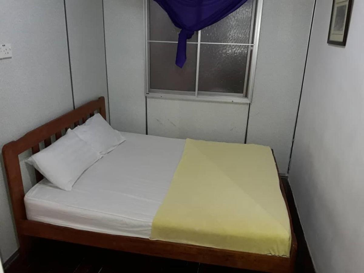 Discovery Cafe And Guesthouse Malacca Extérieur photo